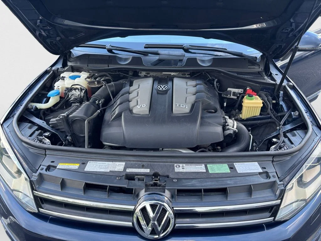 Used 2013 Black Volkswagen V6 TDI image 15