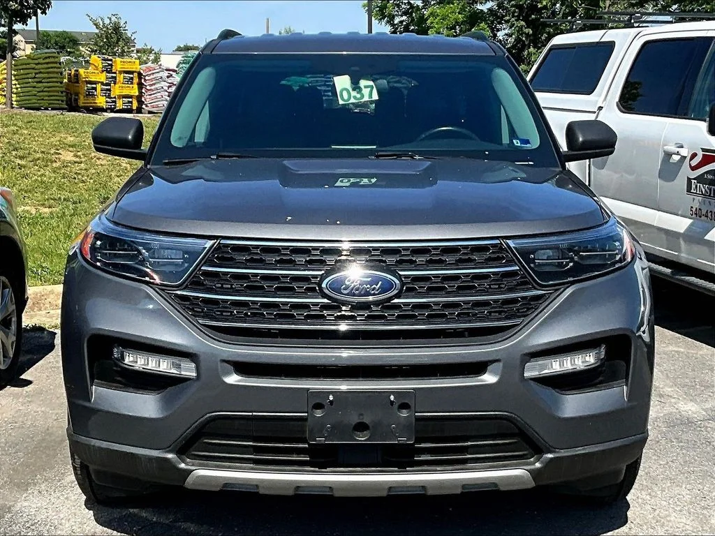 New 2023 Gray Ford XLT image 2