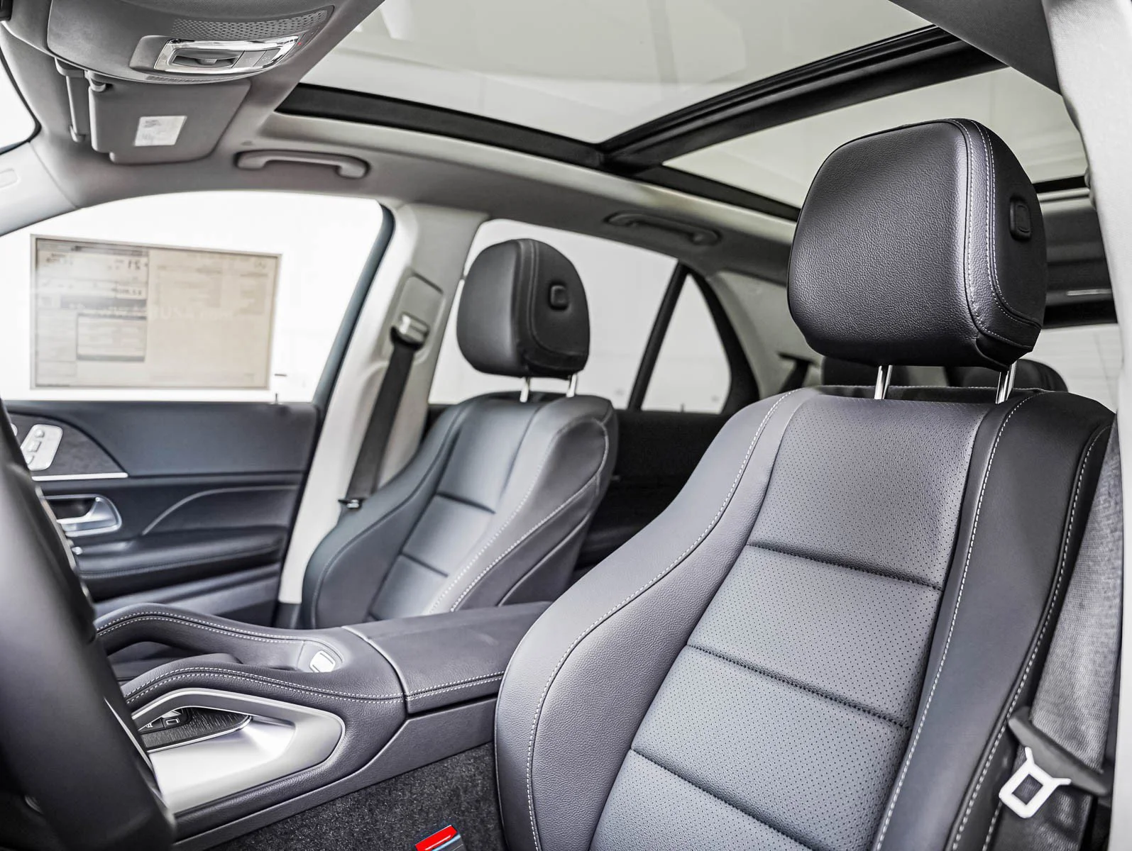 New 2026 Selenite Grey Metallic Mercedes-Benz 450 4MATIC® image 11