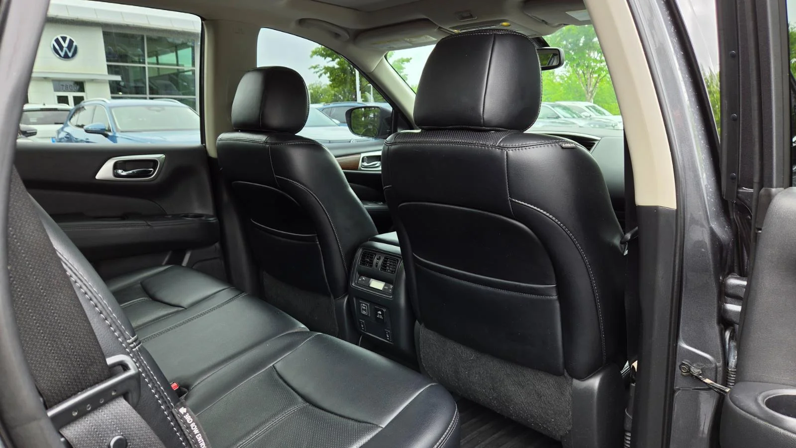 Used 2018 Gun Metallic Nissan Platinum image 51