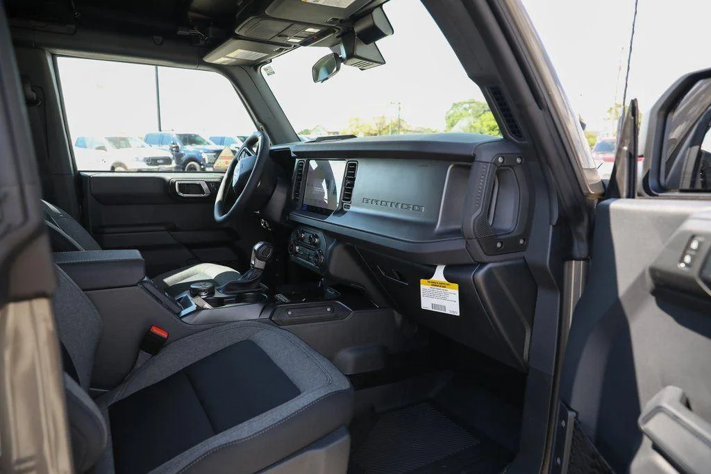2025 Ford Bronco 4-Door Base - Photo 24