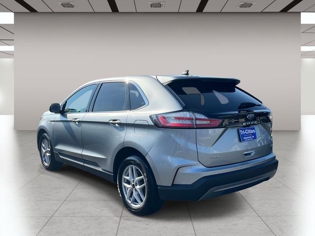 Used 2024 Silver Ford SEL image 6