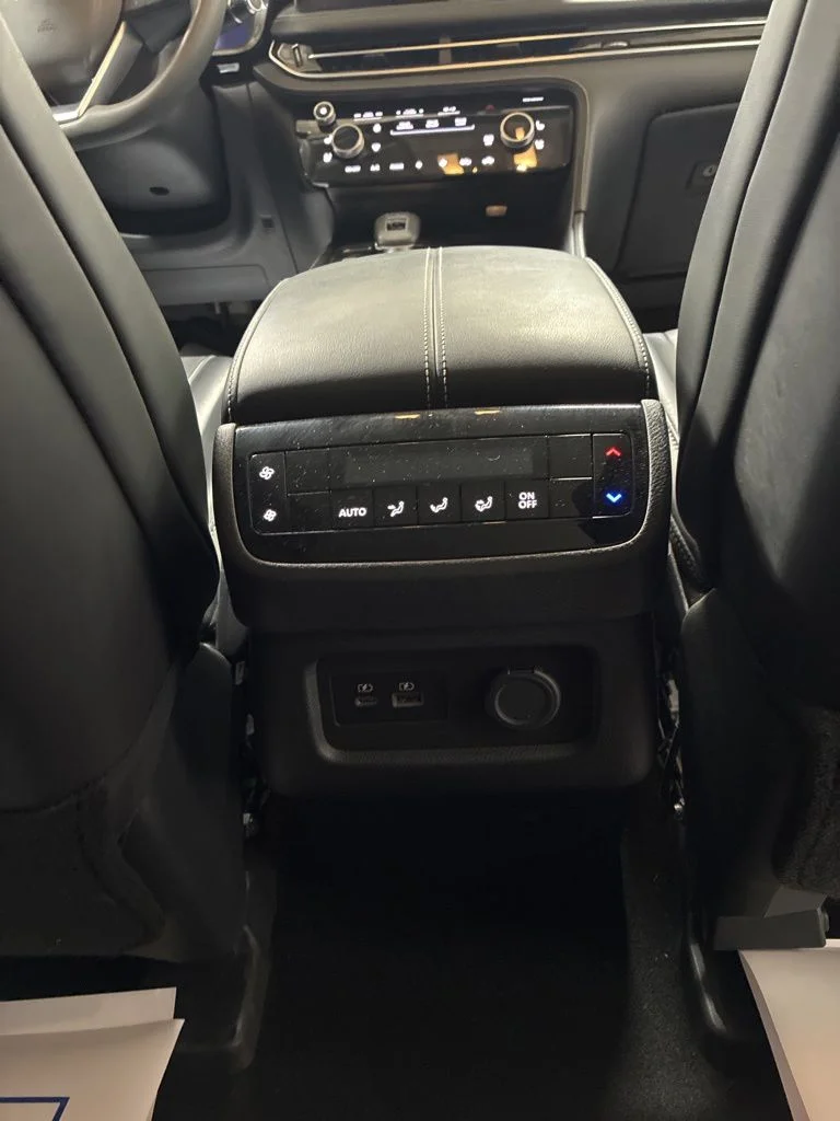 Used 2023 Gray INFINITI LUXE image 30