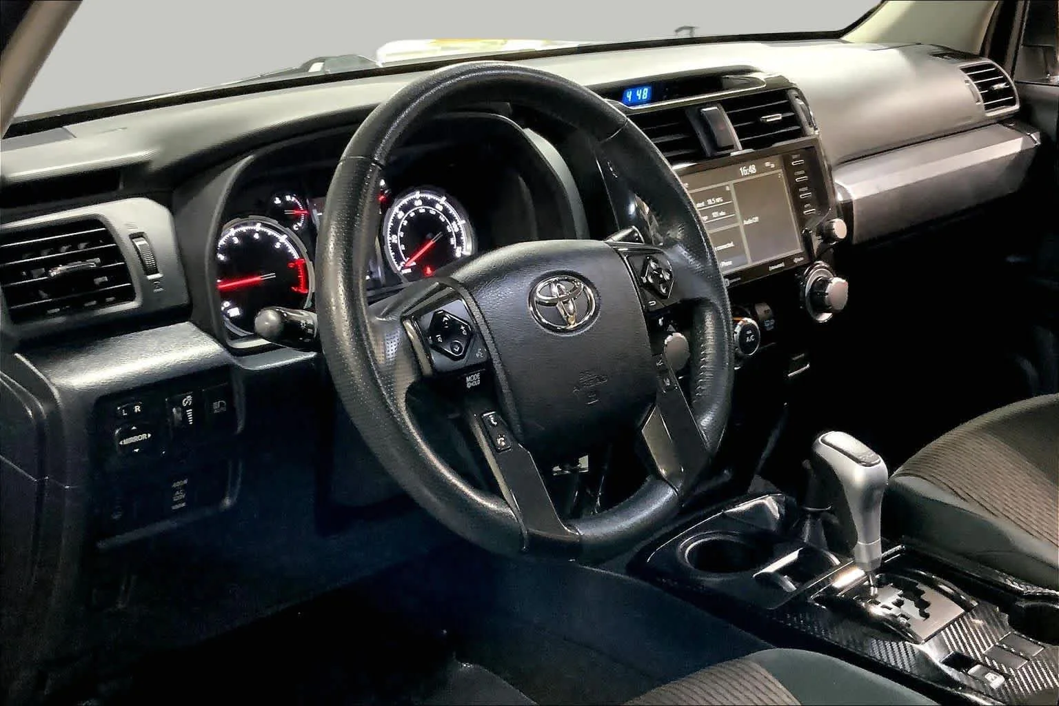 Used 2020 Classic Silver Metallic Toyota SR5 image 17