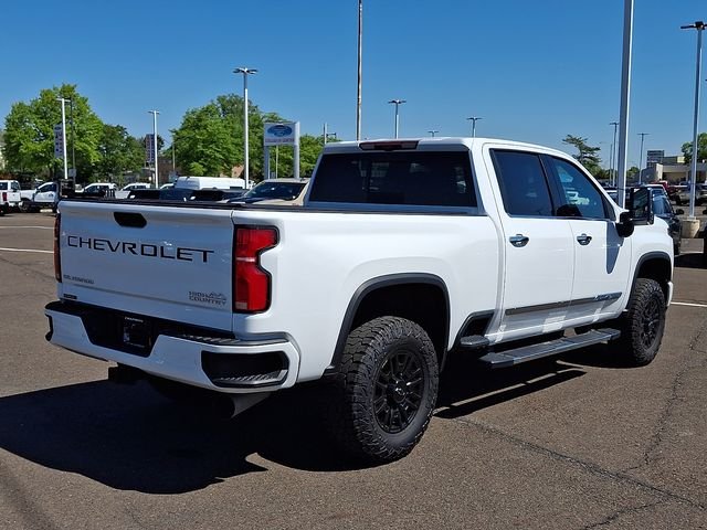 Used 2024 Summit White Chevrolet High Country image 6