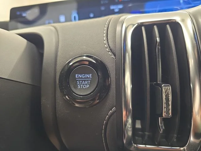 New 2026 Agate Black Metallic Ford MAX Platinum® image 40