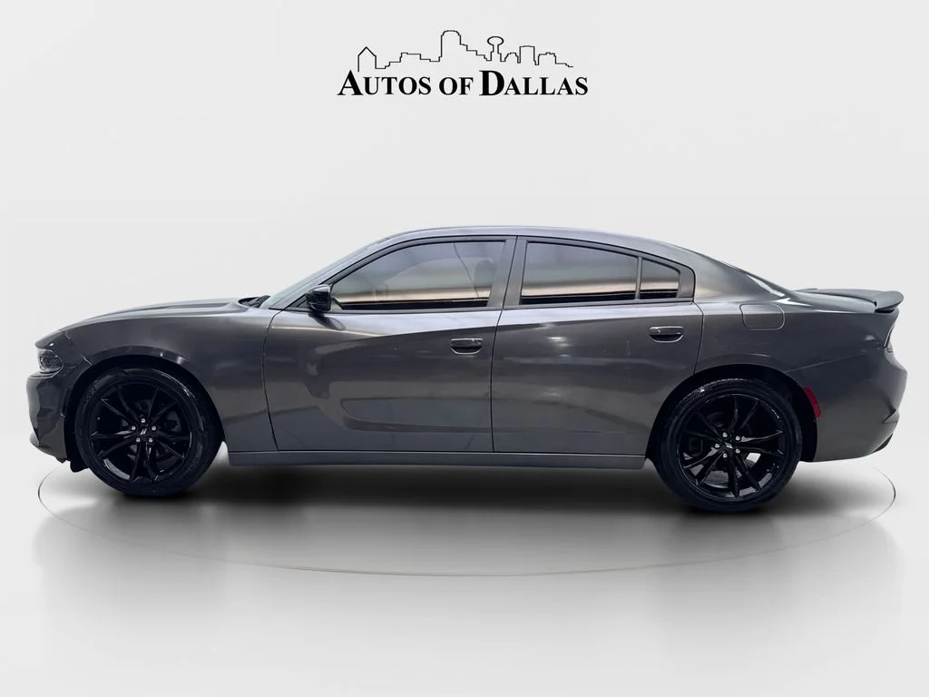 Used 2018 Gray Dodge SXT image 5