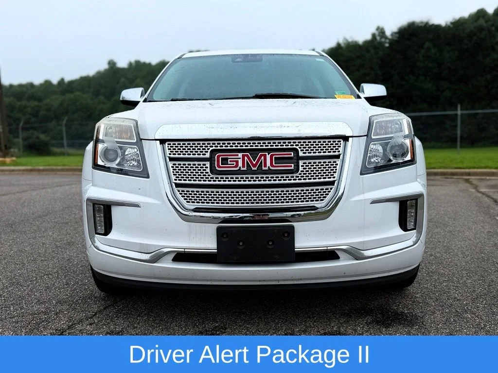 Used 2017 WHITE FROST TRICOAT GMC Denali image 13