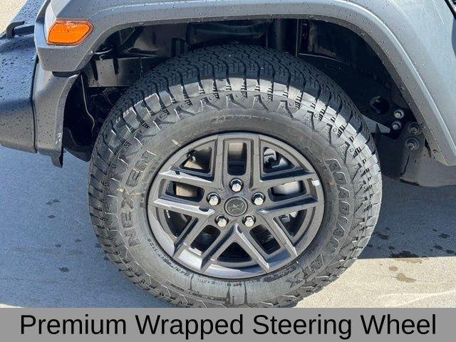 New 2026 Granite Crystal Metallic Clear-Coat Exterior Paint Jeep Sport S image 13