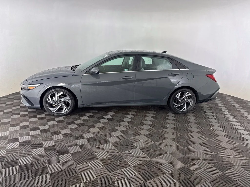 Used 2024 Gray Hyundai Limited image 9