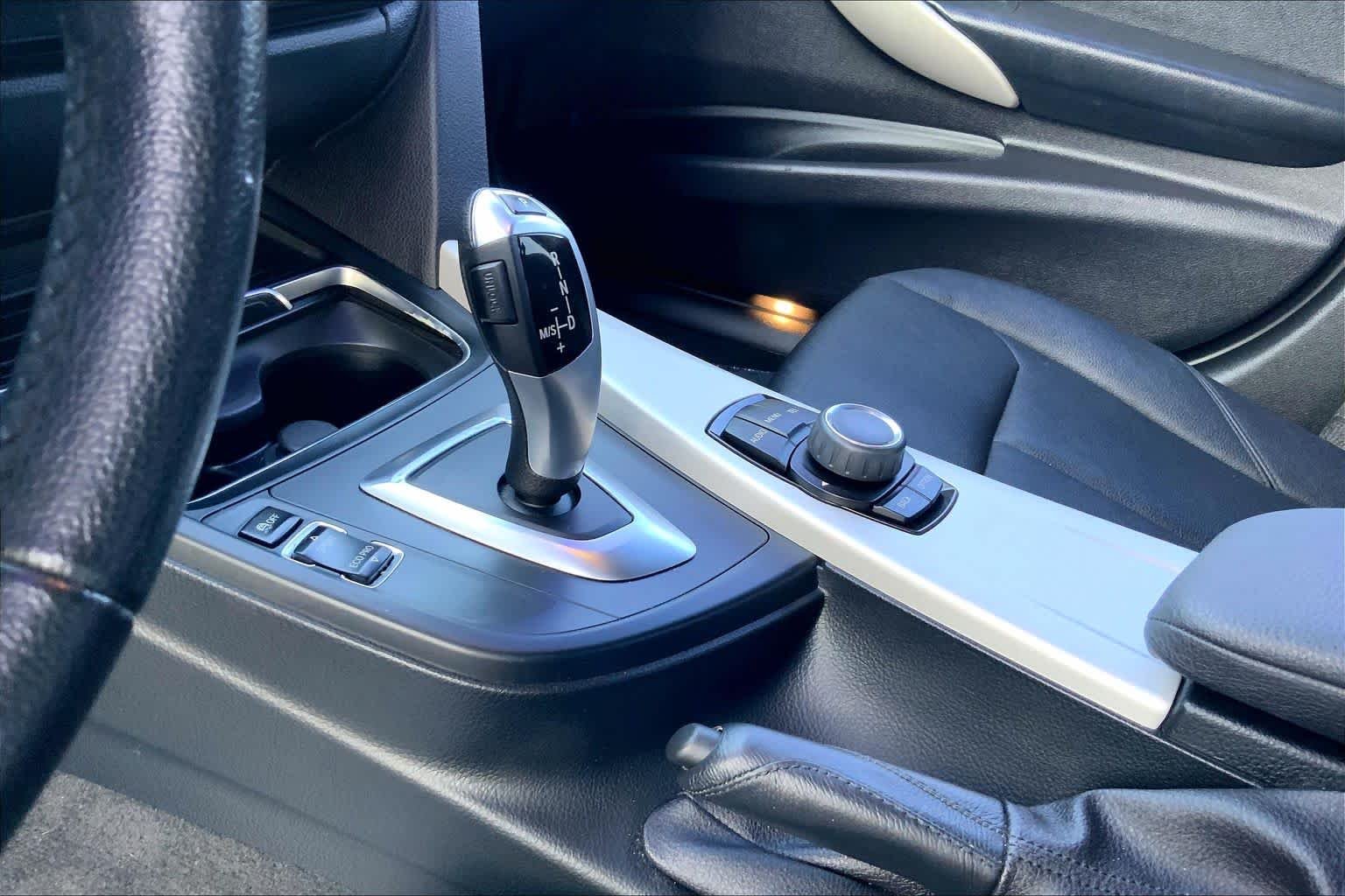 Used 2016 GREY BMW 320i image 16