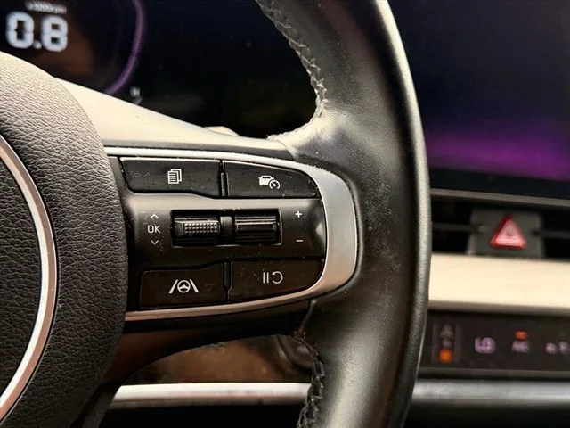 Used 2023 Red Kia X-Line image 21