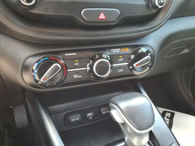 Used 2020 White Kia X-Line image 24