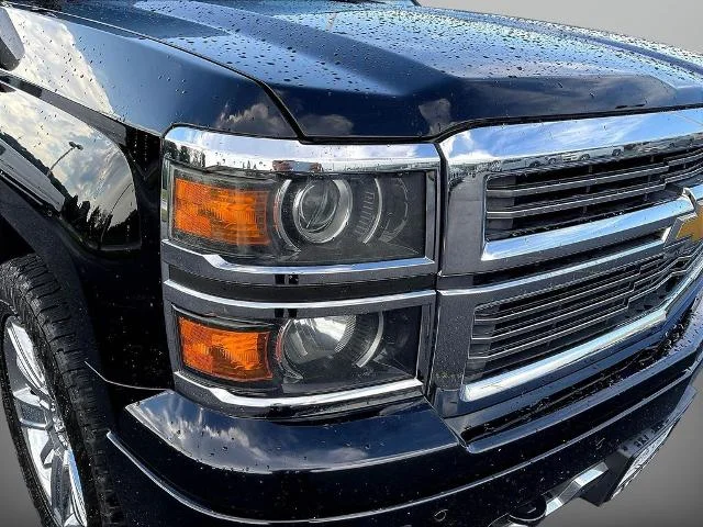Used 2015 Black Chevrolet  image 37