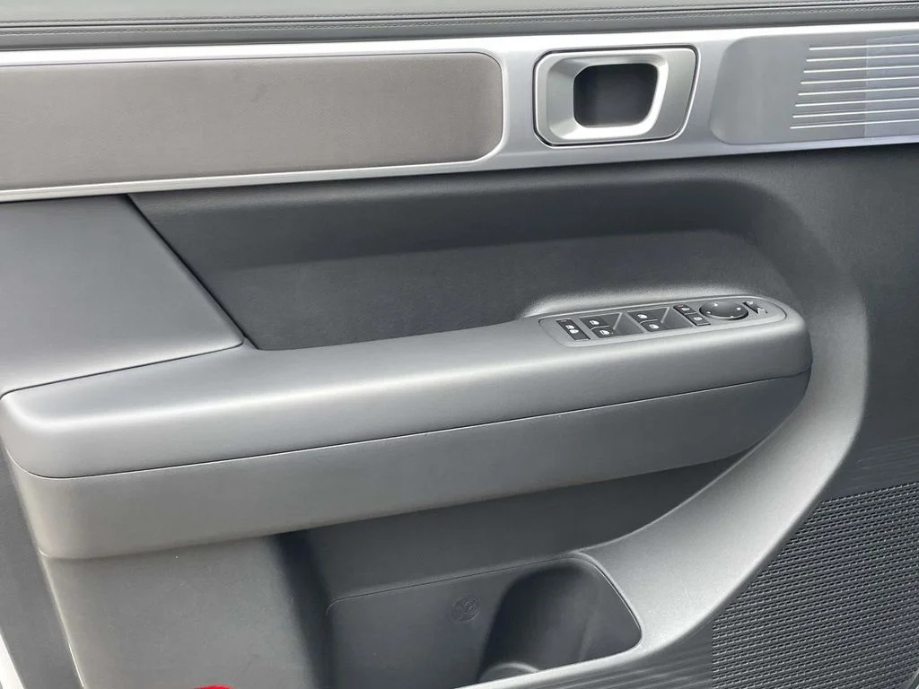 New 2026 Silver Hyundai SE image 15