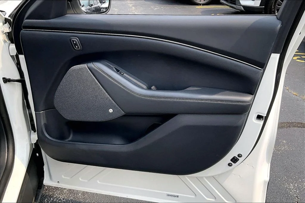Used 2023 White Ford Premium image 23