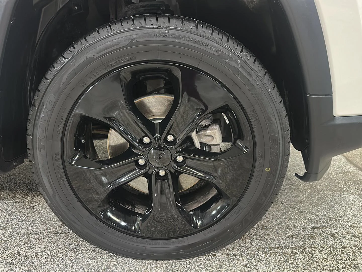 Used 2019 White Clearcoat Jeep Altitude image 8