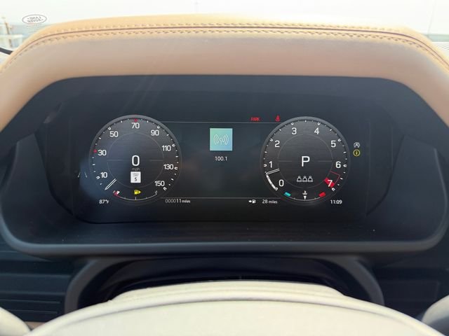 New 2026 Santorini Black Land Rover S image 14