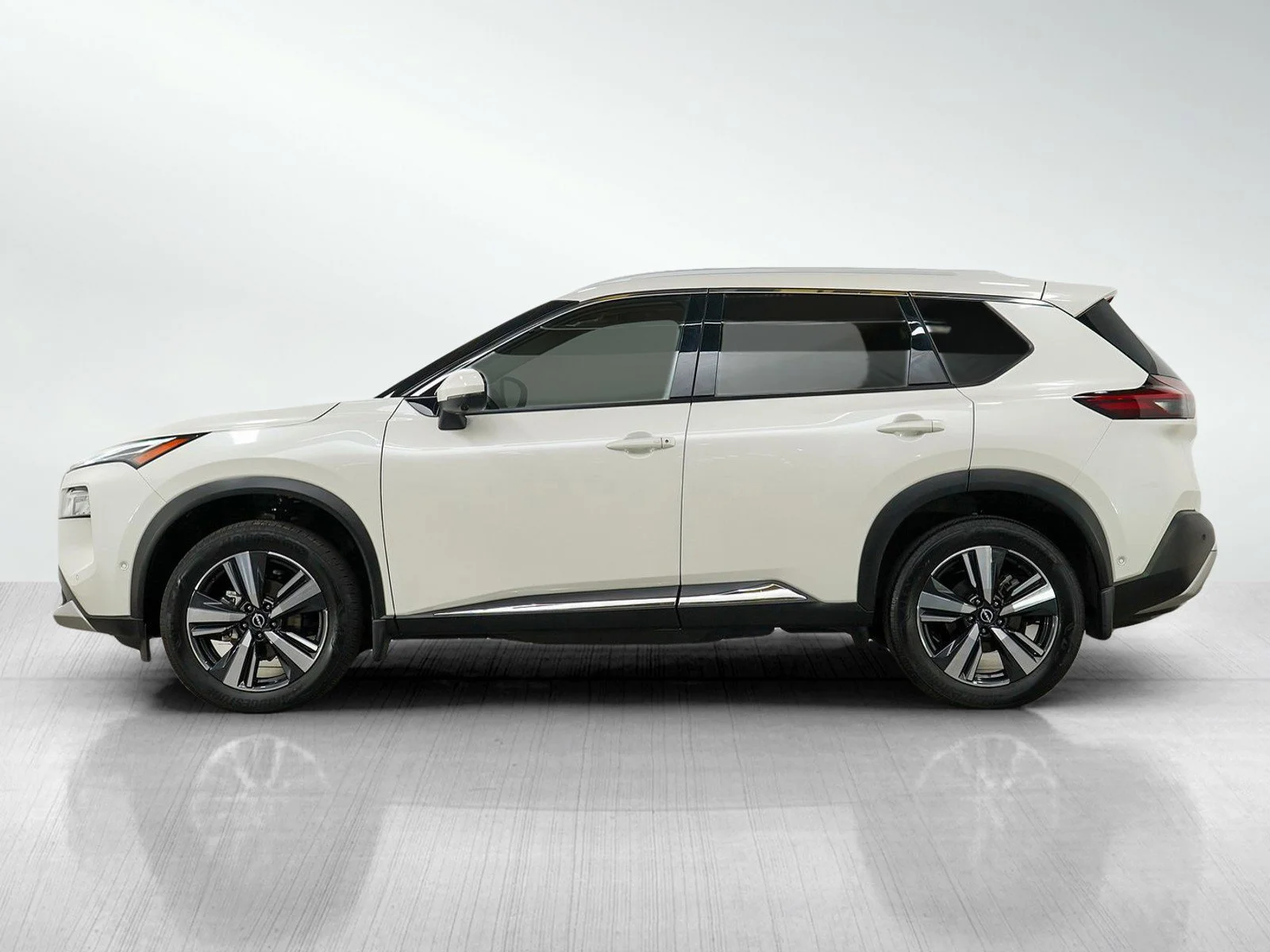 Certified 2023 Nissan Rogue Platinum with VIN JN8BT3DD0PW318775 for sale in Burnsville, Minnesota