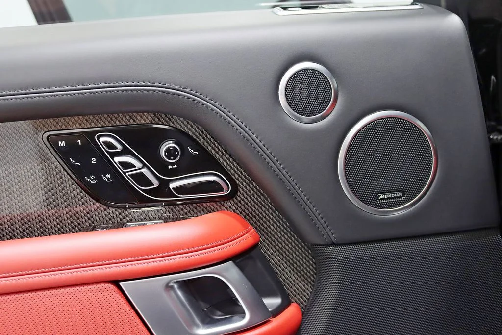 Used 2021  Land Rover SVAutobiography image 42