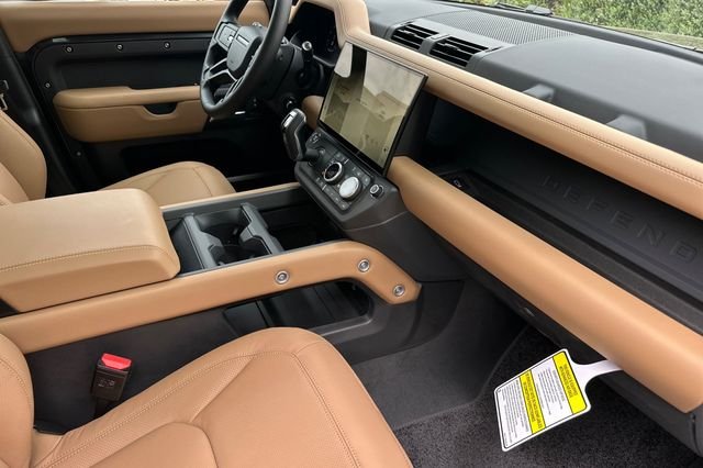 New 2026 Carpathian Grey Land Rover X-Dynamic SE image 14