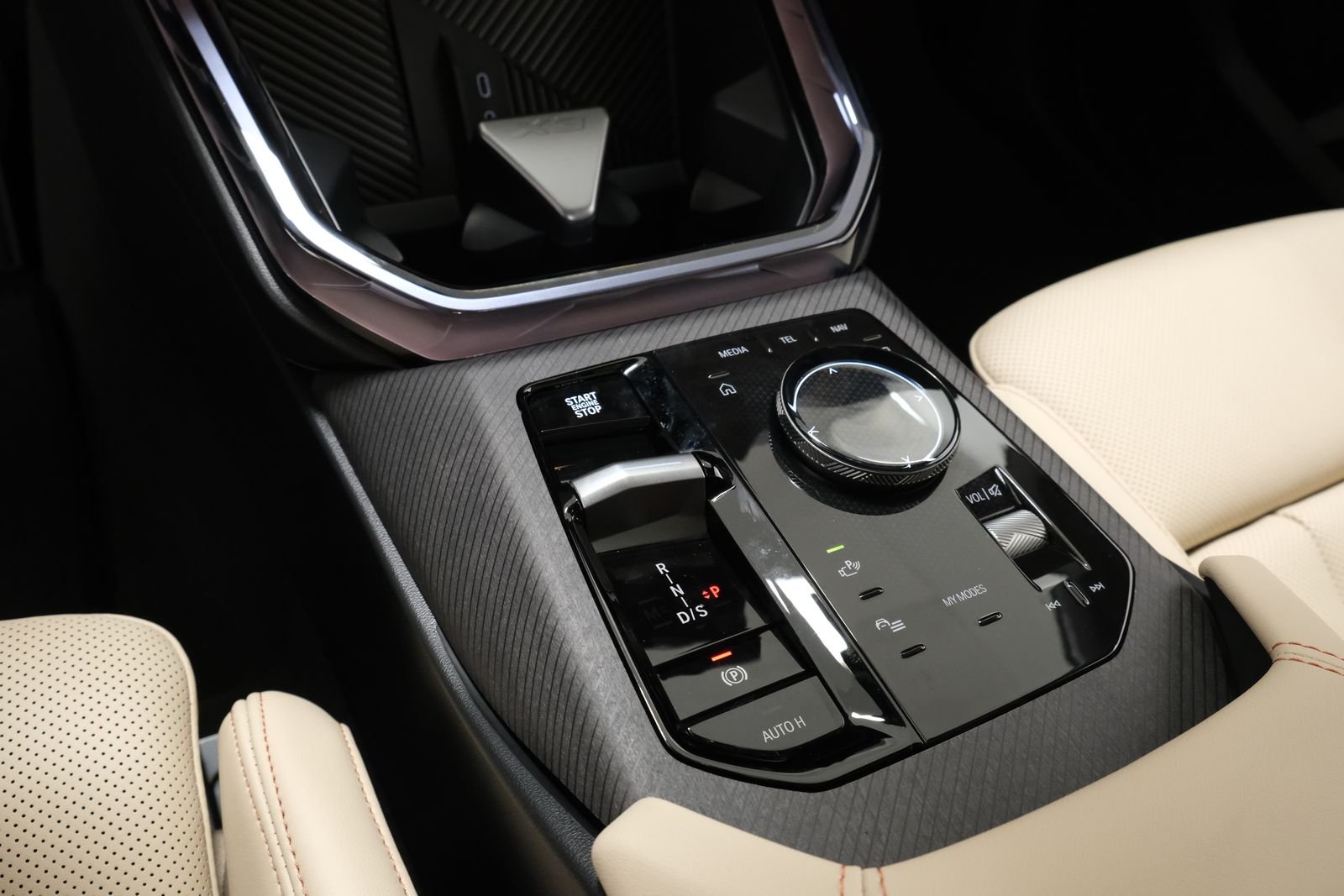 New 2026 Alpine White BMW 30 xDrive image 36