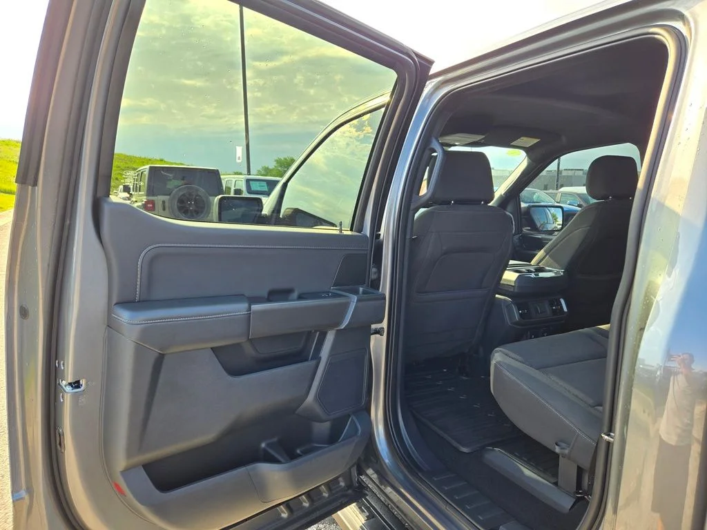 Used 2024 Gray Ford XLT image 27