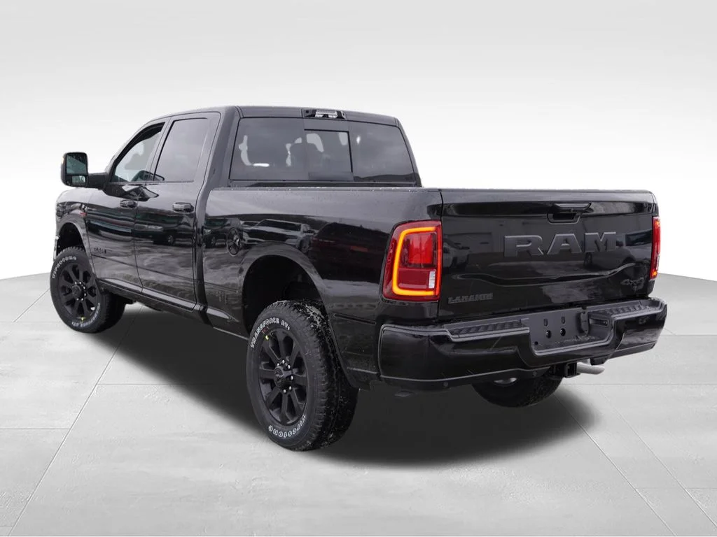 New 2026 Diamond Black Crystal Pearl-Coat Exterior Paint RAM Laramie image 5