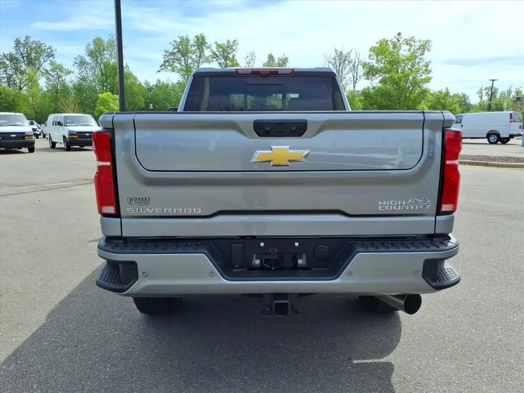 New 2026 Sterling Gray Metallic Chevrolet High Country image 30