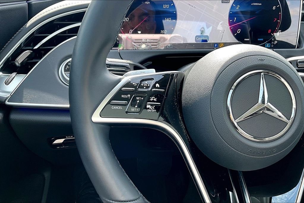 2025 Mercedes-Benz E-Class E350 - Photo 11