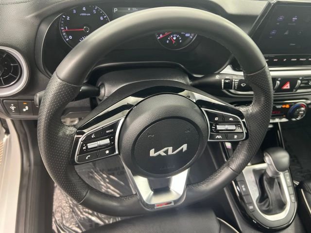 Used 2024 Snow White Pearl Kia GT-Line image 21