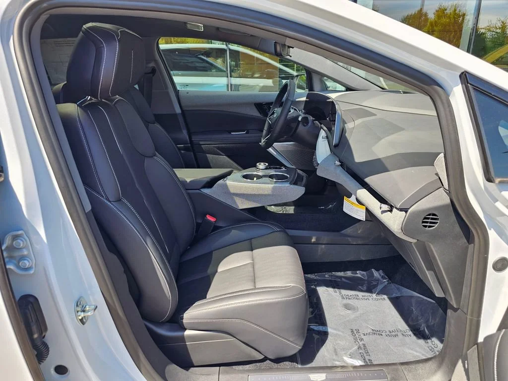 New 2026 Vibrant White Tricoat Cadillac Premium Sport image 11