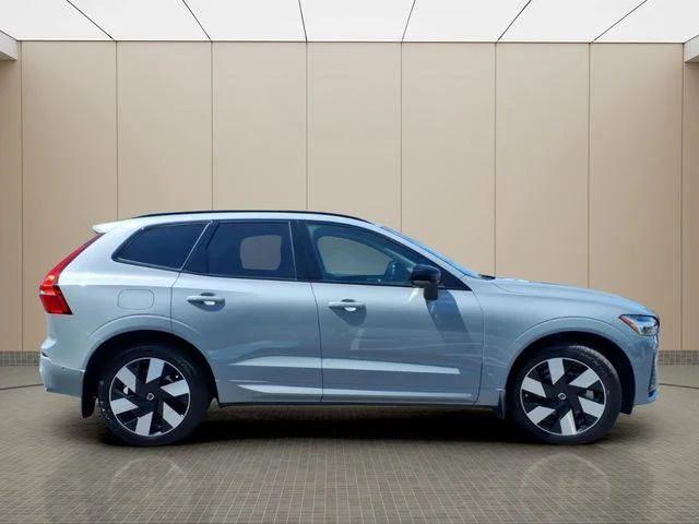 Used 2024 Gray Volvo Ultimate image 7