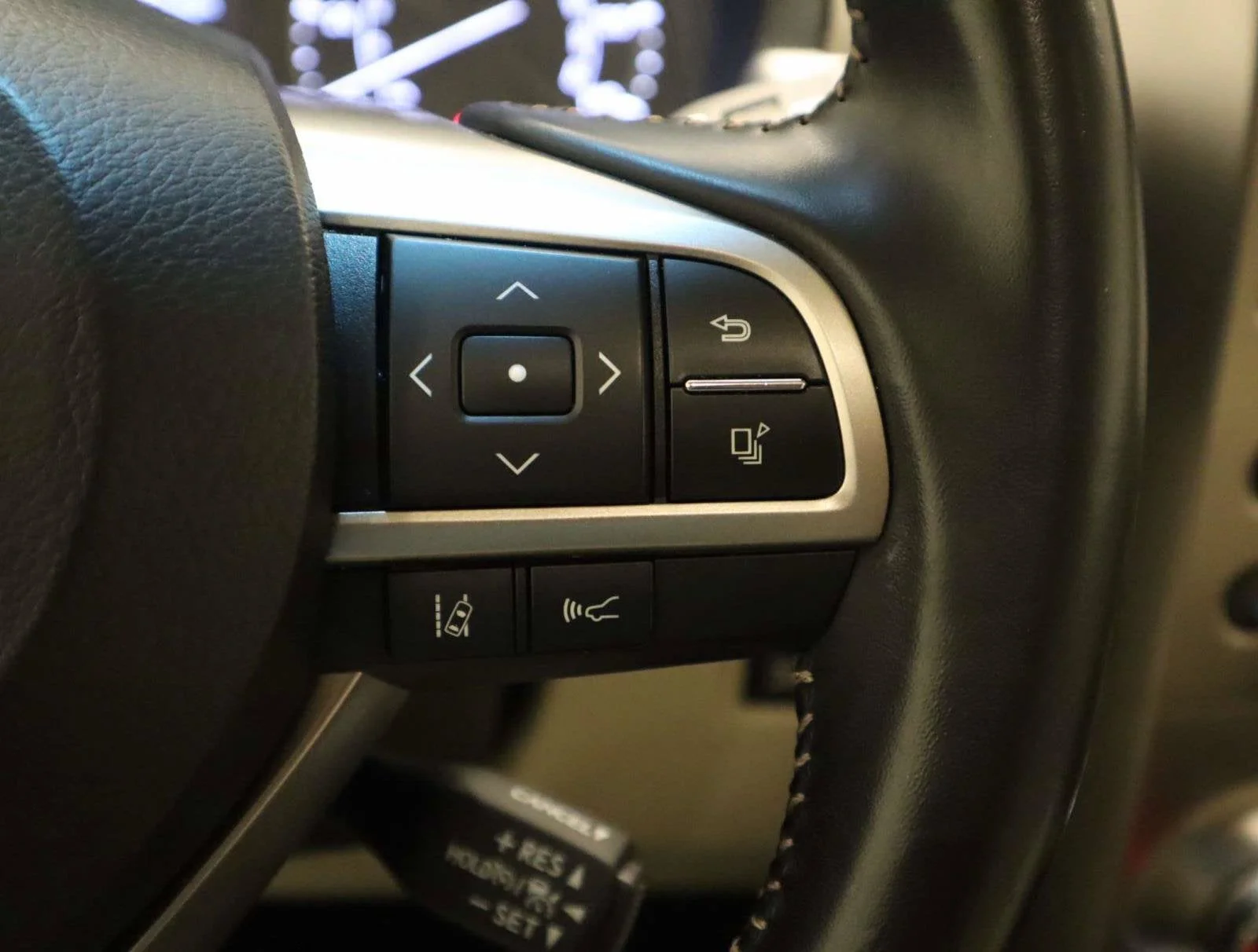 Used 2020 Silver Lexus GX 460 Premium image 26