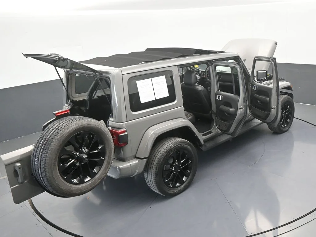 Used 2022 Sting-Gray Clearcoat Jeep Unlimited Sahara High Altitude image 73