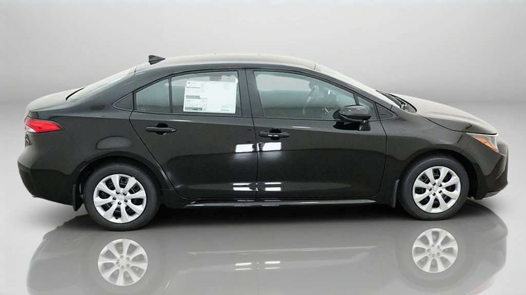New 2027 Inked Toyota LE image 7