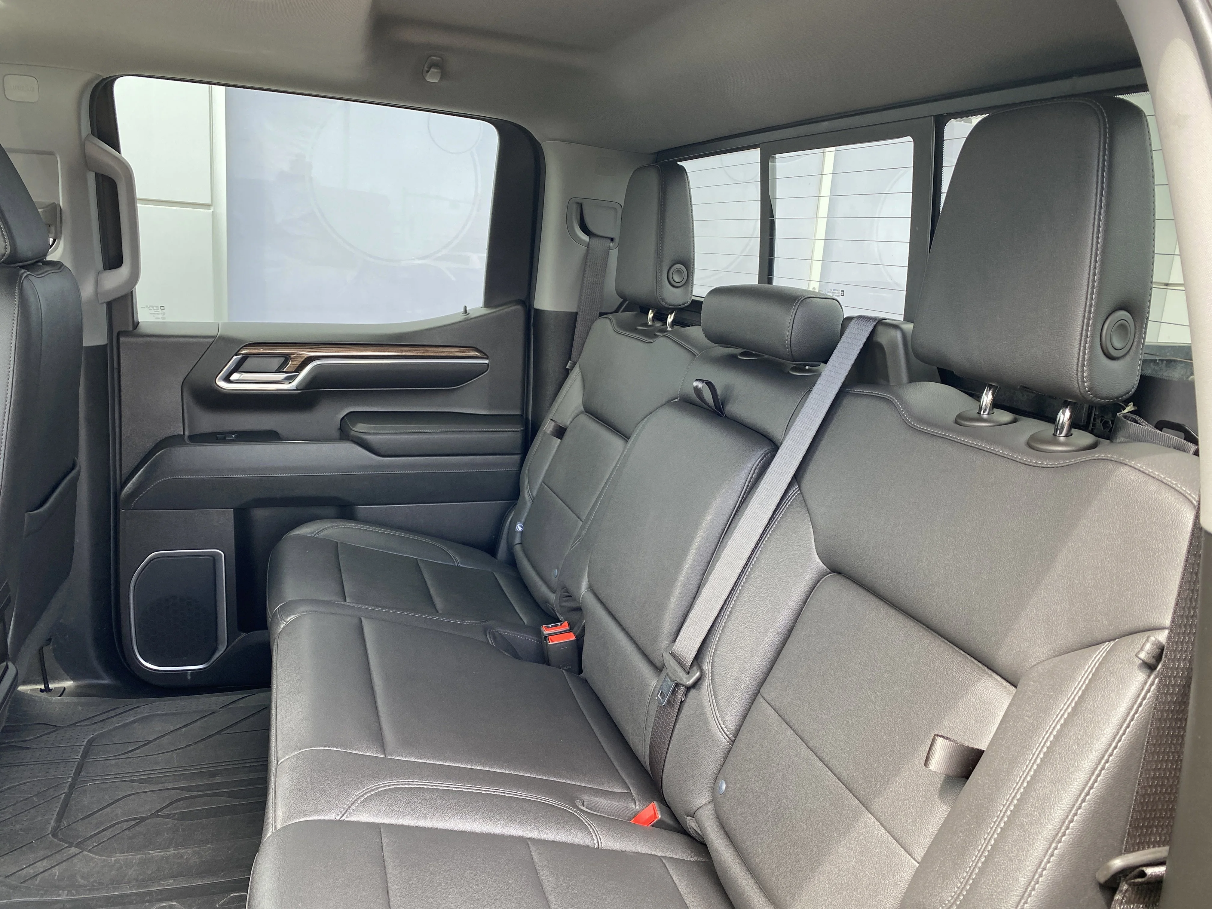 Certified Used 2023 Gray Chevrolet 4WD Crew Cab 147 RST * 6.2L* 22 INCH WHEELS* SUNROOF* image 19
