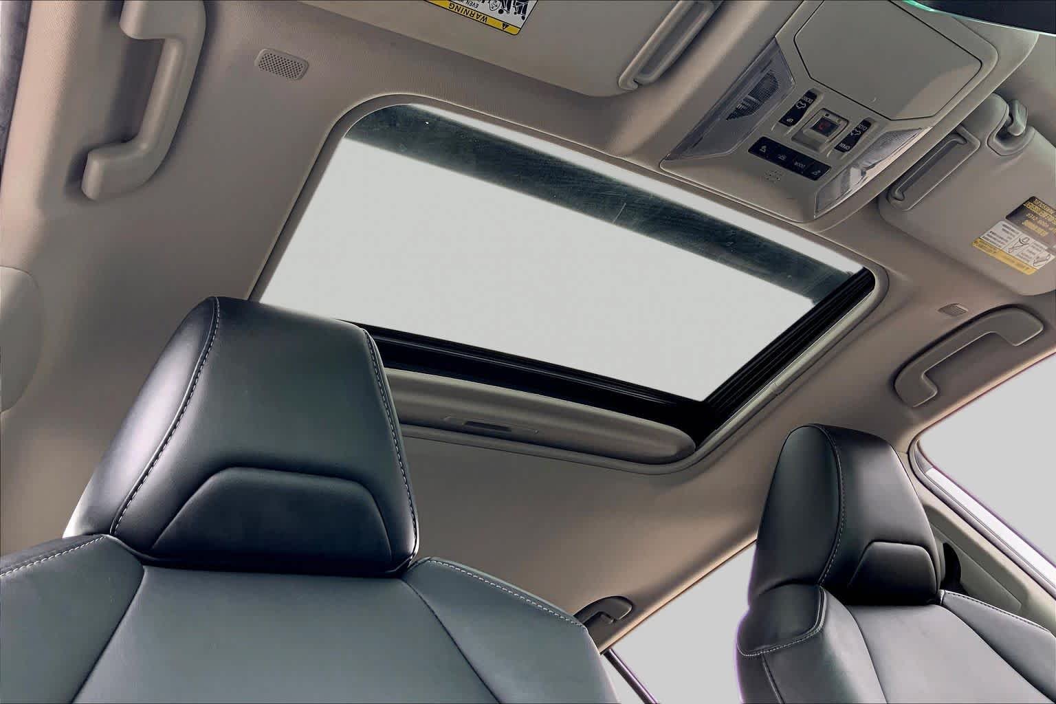 Used 2023 Wind Chill Pearl Toyota XLE Premium image 14