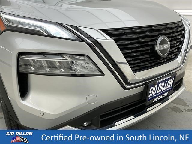 Certified Used 2022 Brilliant Silver Metallic Nissan Platinum image 27