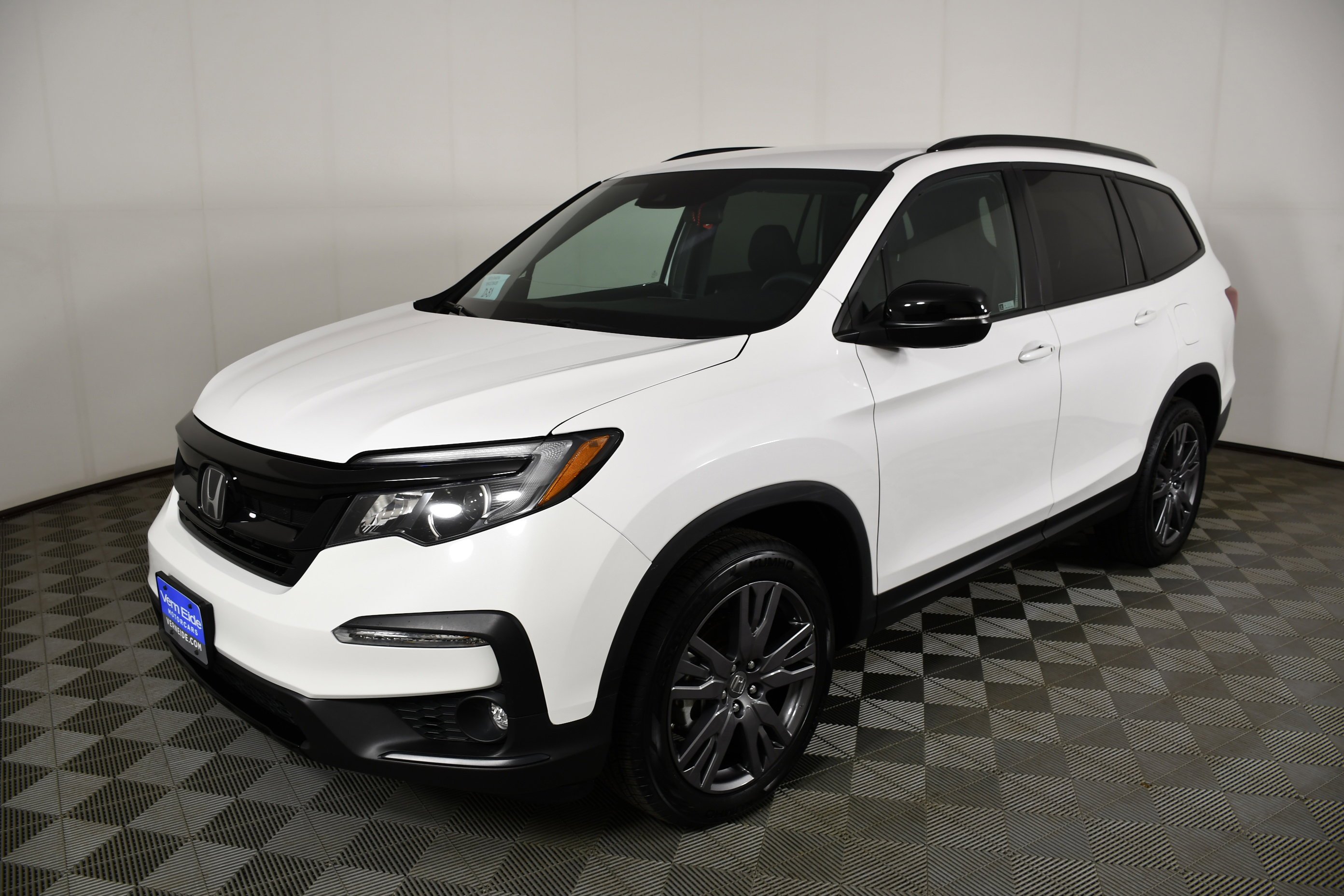 Certified Used 2022 Platinum White Pearl Honda Sport image 10