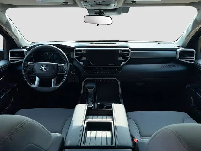 Used 2024  Toyota SR5 image 25