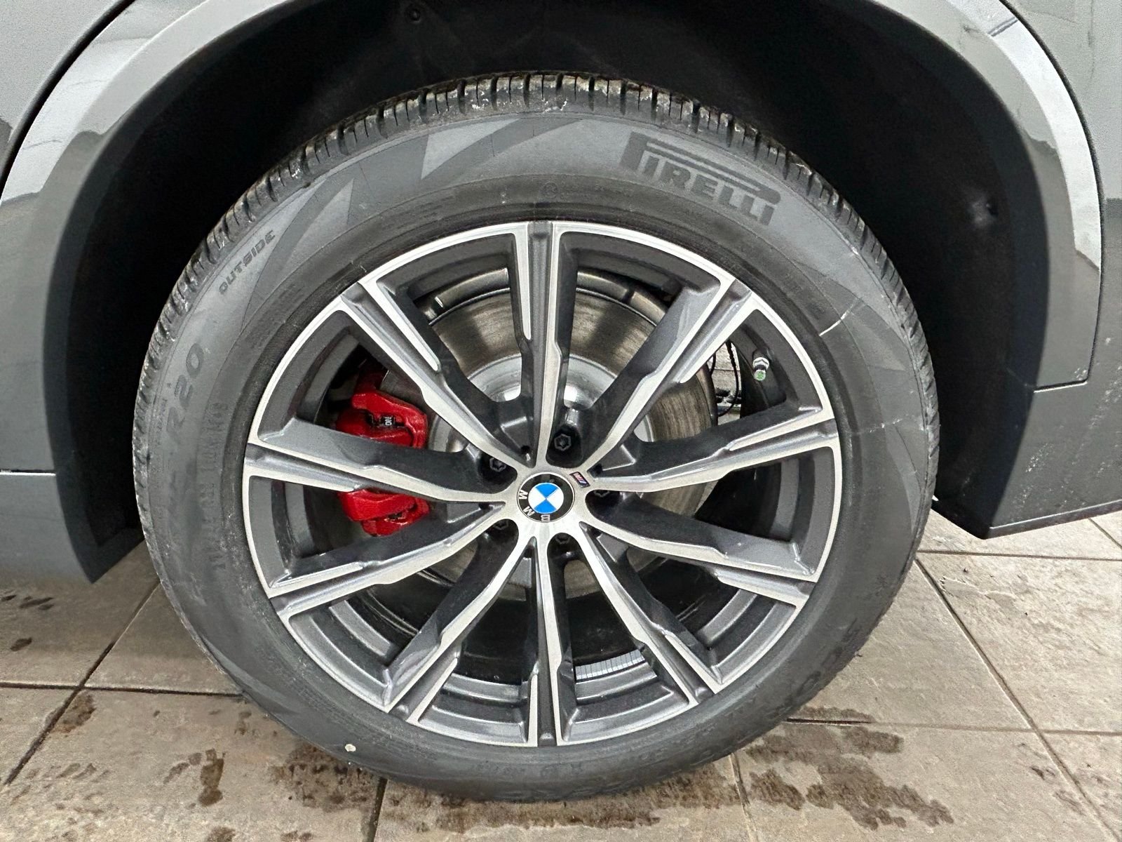 New 2026 Dravit Gray Metallic BMW xDrive50e image 37