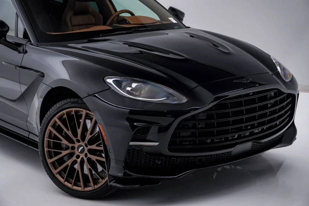 Used 2025 Q Oberon Black Aston Martin 707 image 4