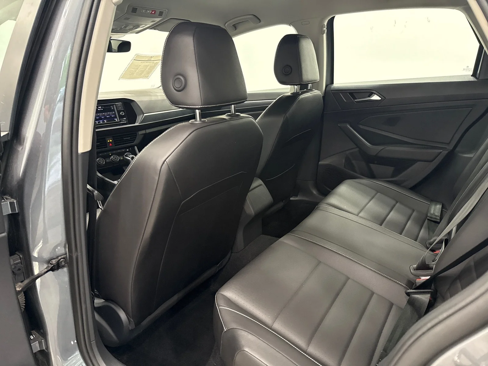 Used 2024 Platinum Gray Metallic Volkswagen SE image 37
