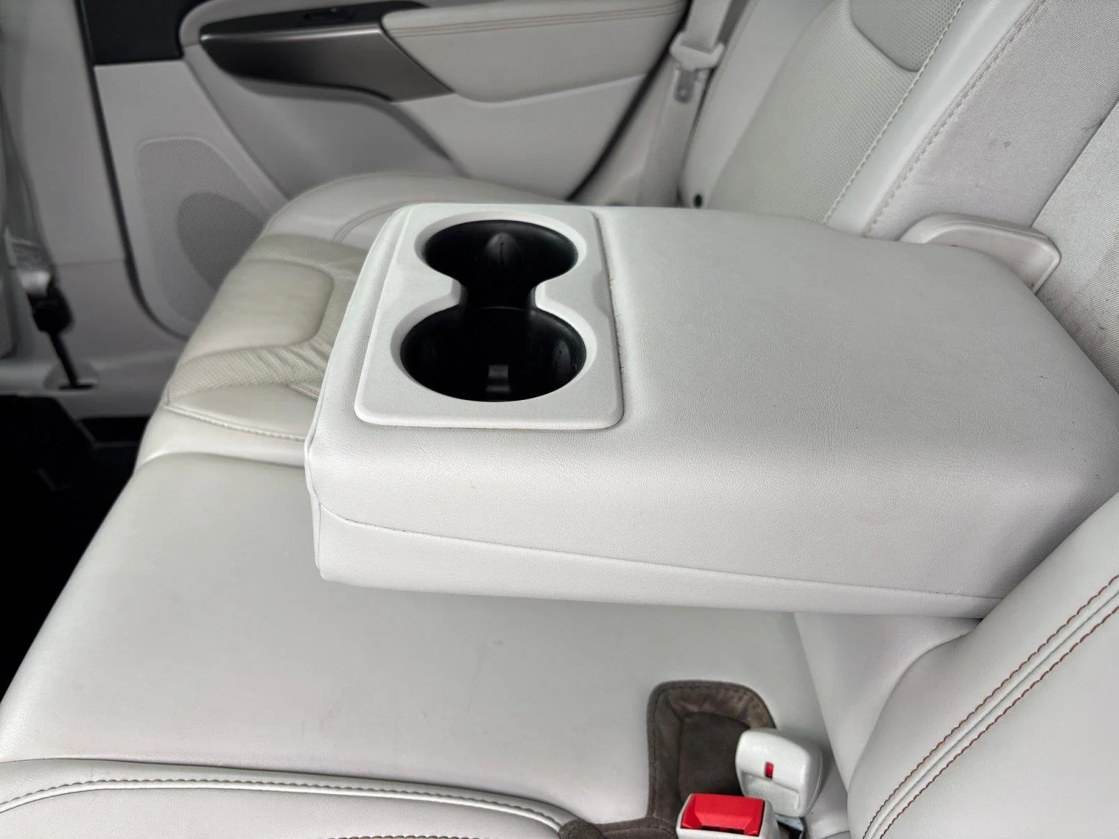 Used 2019 Sting-Gray Clearcoat Jeep Limited image 36