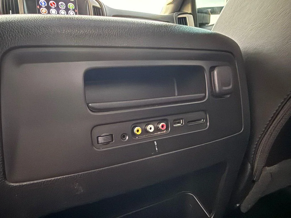 Used 2016 Onyx Black GMC DENALI image 20