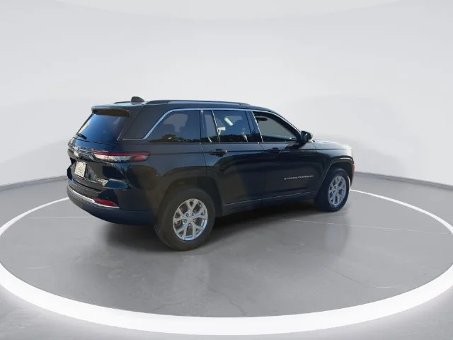 Used 2023 Brown Jeep Limited image 8