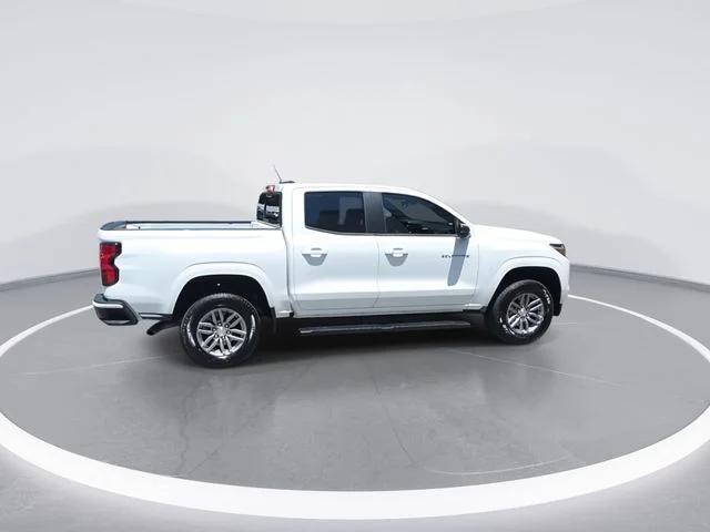 Used 2024 White Chevrolet LT image 8