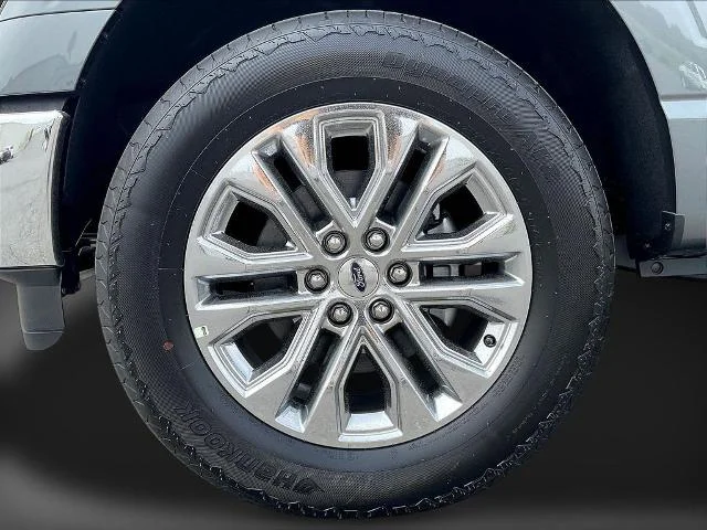 New 2026 Carbonized Gray Metallic Ford Lariat® image 24