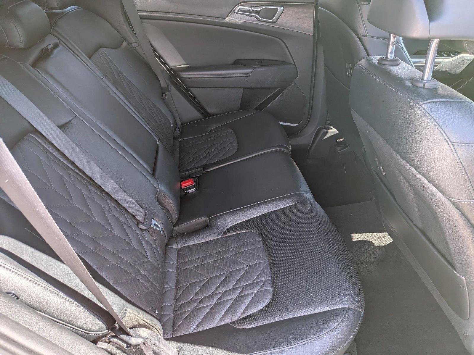 Used 2023 Glacial White Pearl Kia X-Line image 18